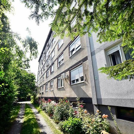 Hella 2 Appartement Zagreb Buitenkant foto