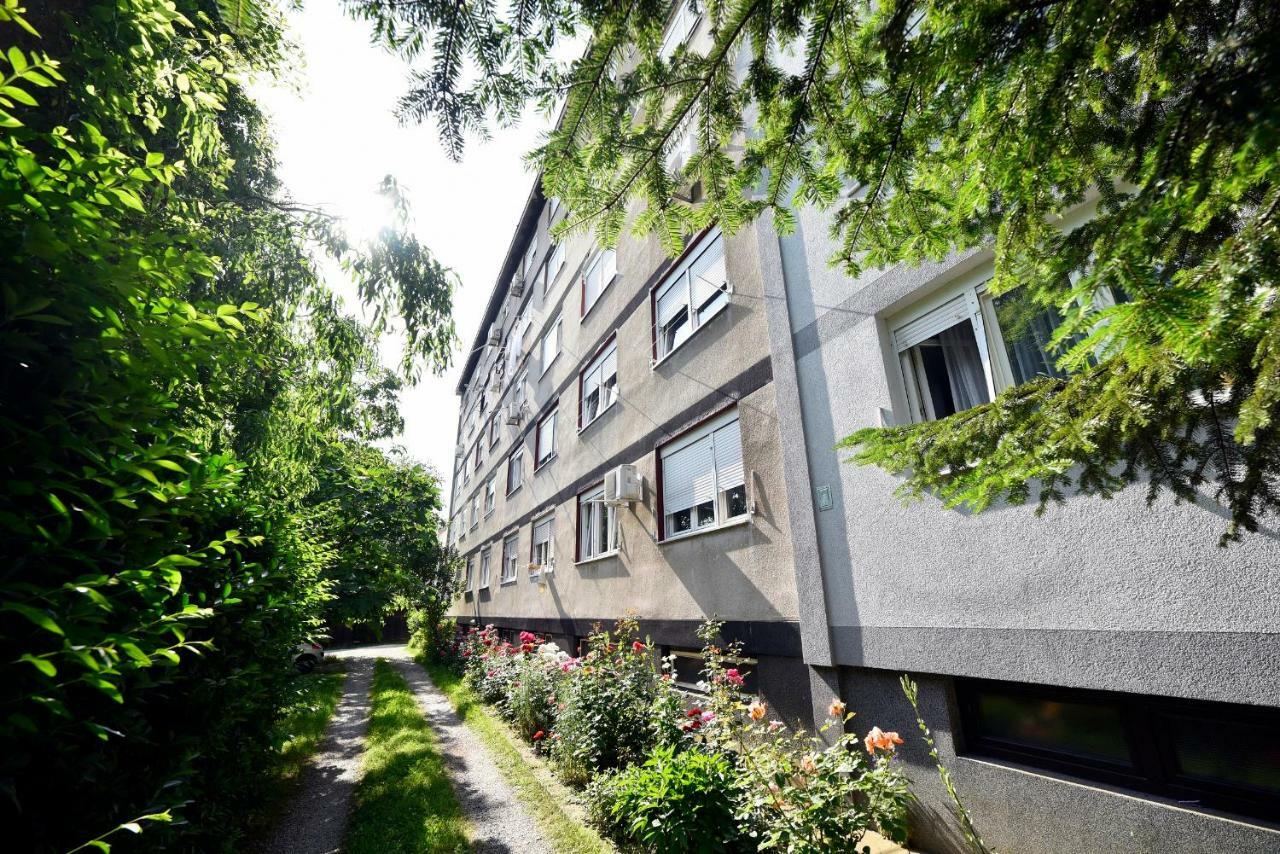 Hella 2 Appartement Zagreb Buitenkant foto