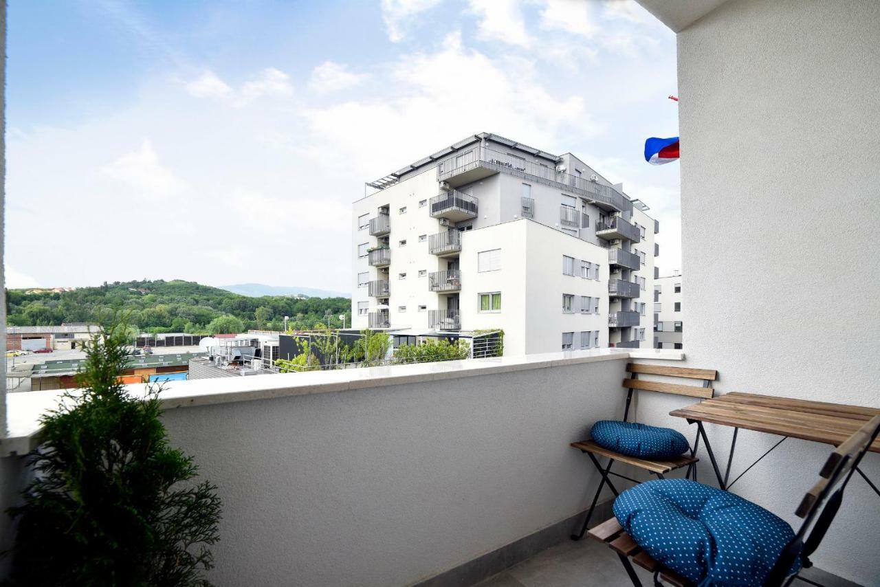 Hella 2 Appartement Zagreb Buitenkant foto
